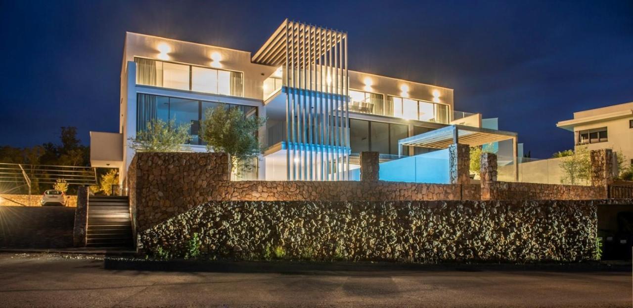 Apartment Flori With Sea View Malinska Exterior photo